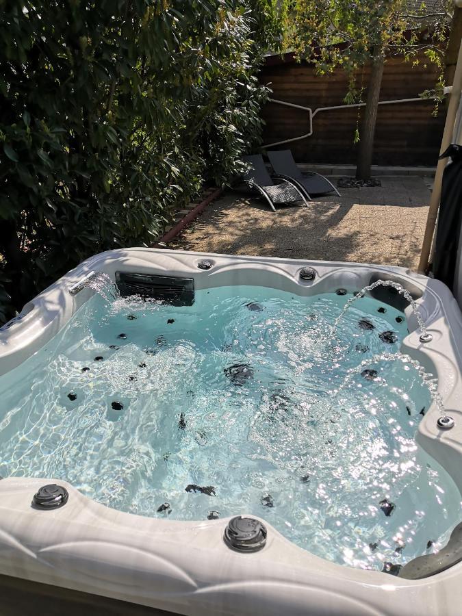 Ô Rethel Jacuzzi, Gîte Ardennes Exterior foto